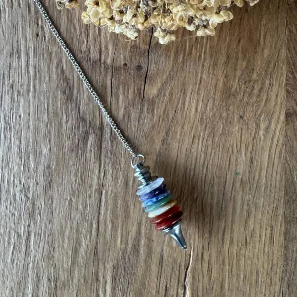 Pendel mit Kette und alle Chakren