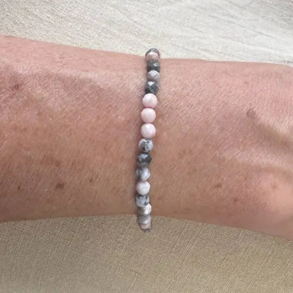 Armband-Pink-Jasper-zart-Geschenkidee