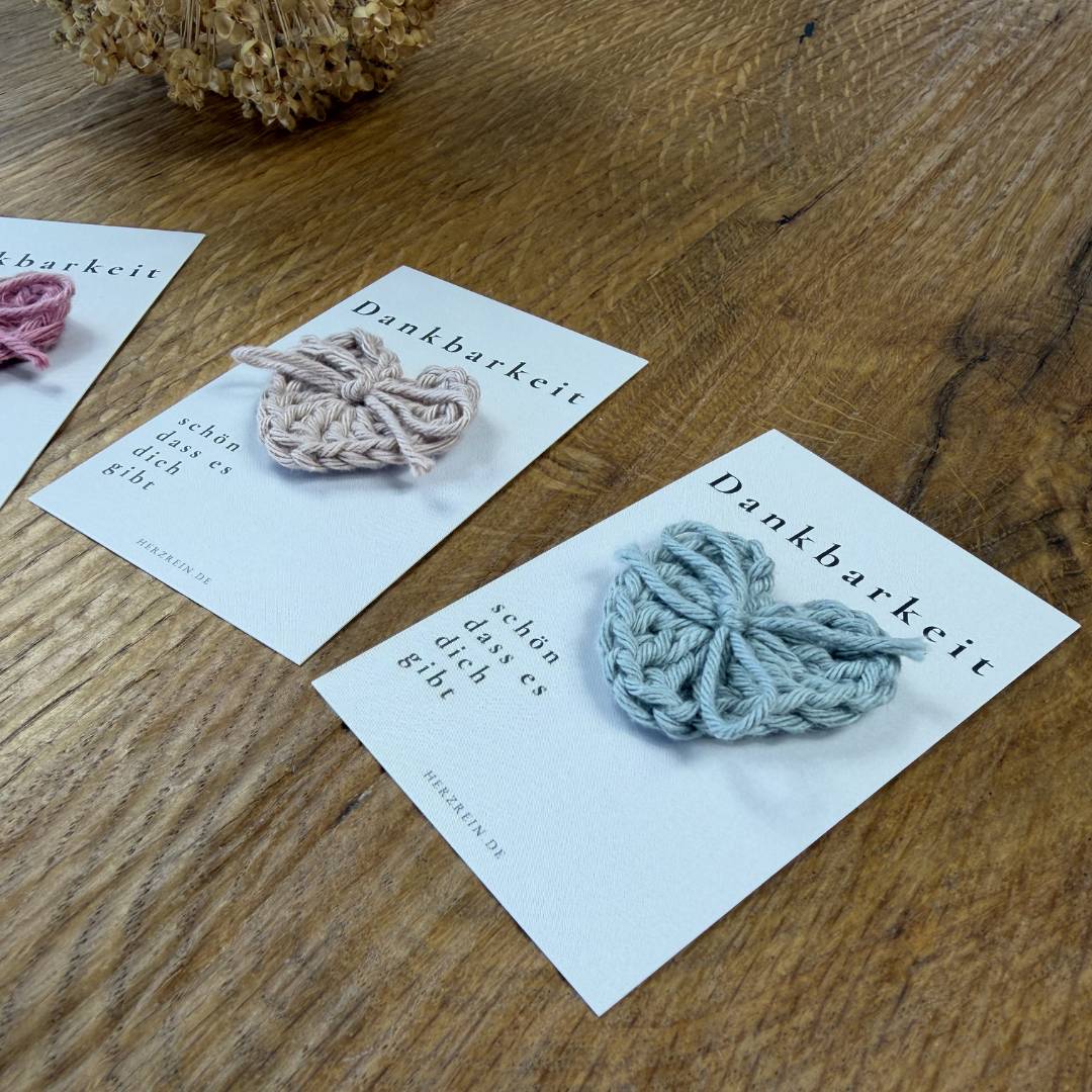 Herzreinkarte Dankbarkeit von Herzrein mit handgehäkeltem Taschenherz