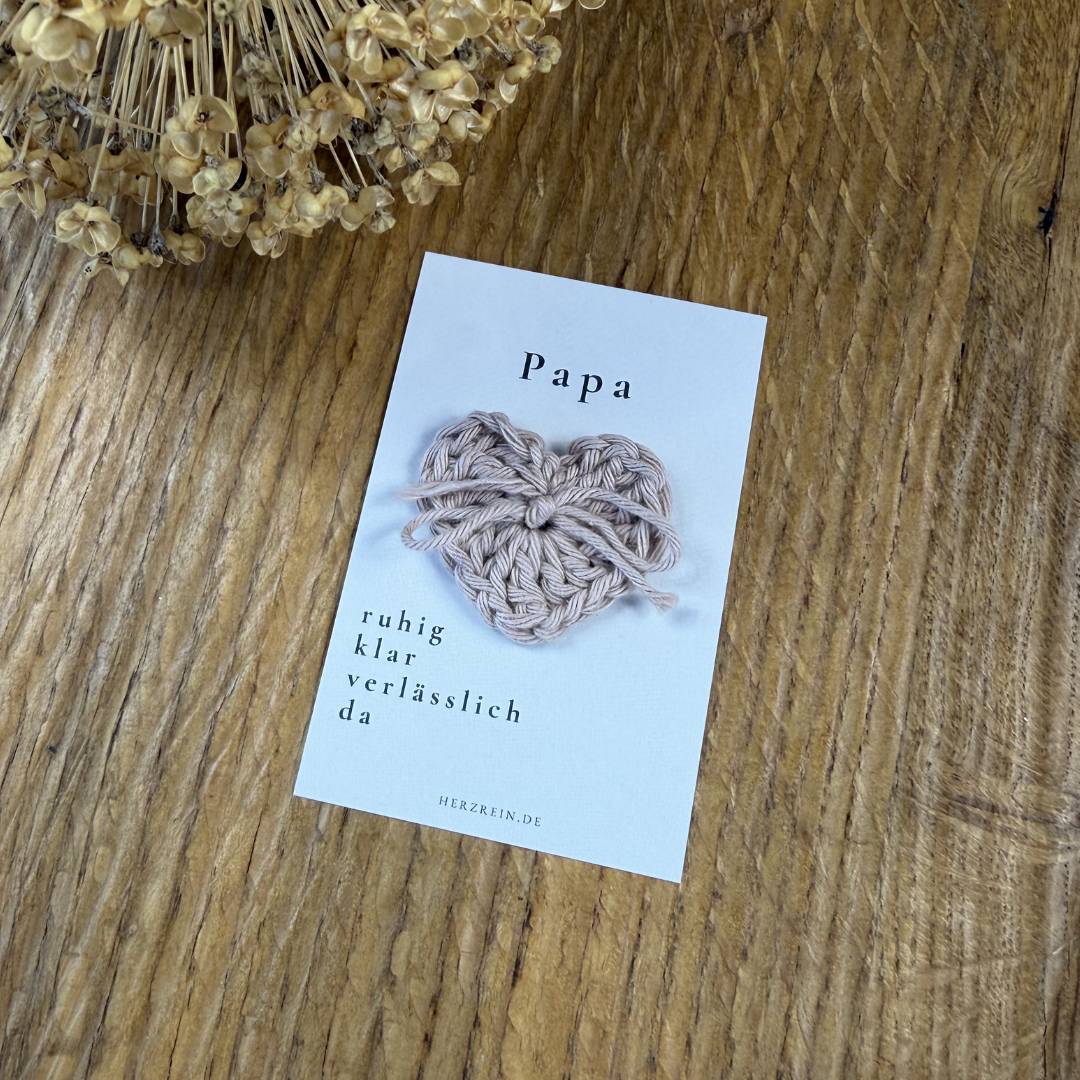 Herzreinkarte Papa mit Taschenherz als Geschenkidee für Väter