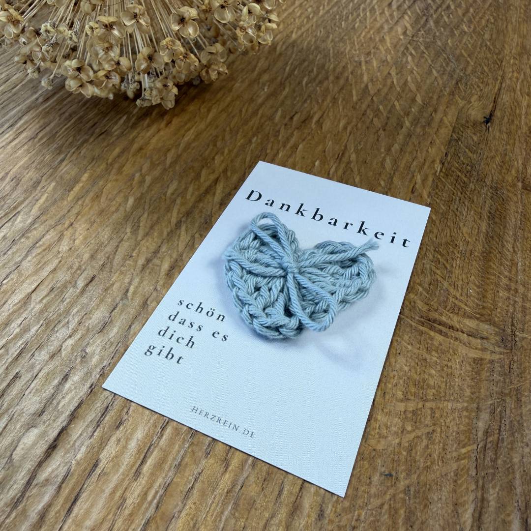 Handgehäkeltes Taschenherz der Herzreinkarte Dankbarkeit